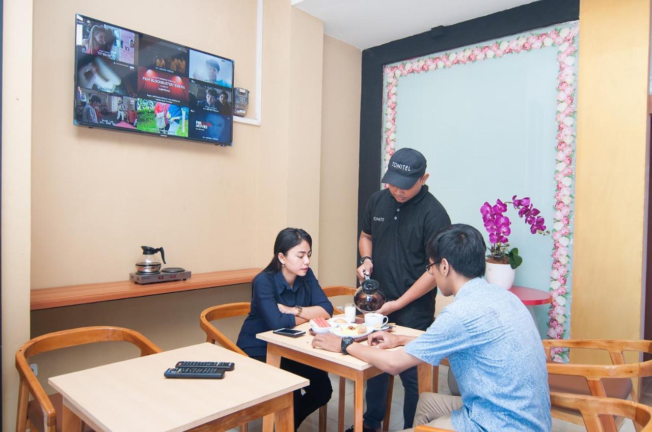 TONITEL Hotel Malioboro Yogyakarta Esterno foto